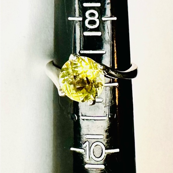 NEW!! Sterling Silver SIZE 9 Ring Yellow Stone - Picture 5 of 5